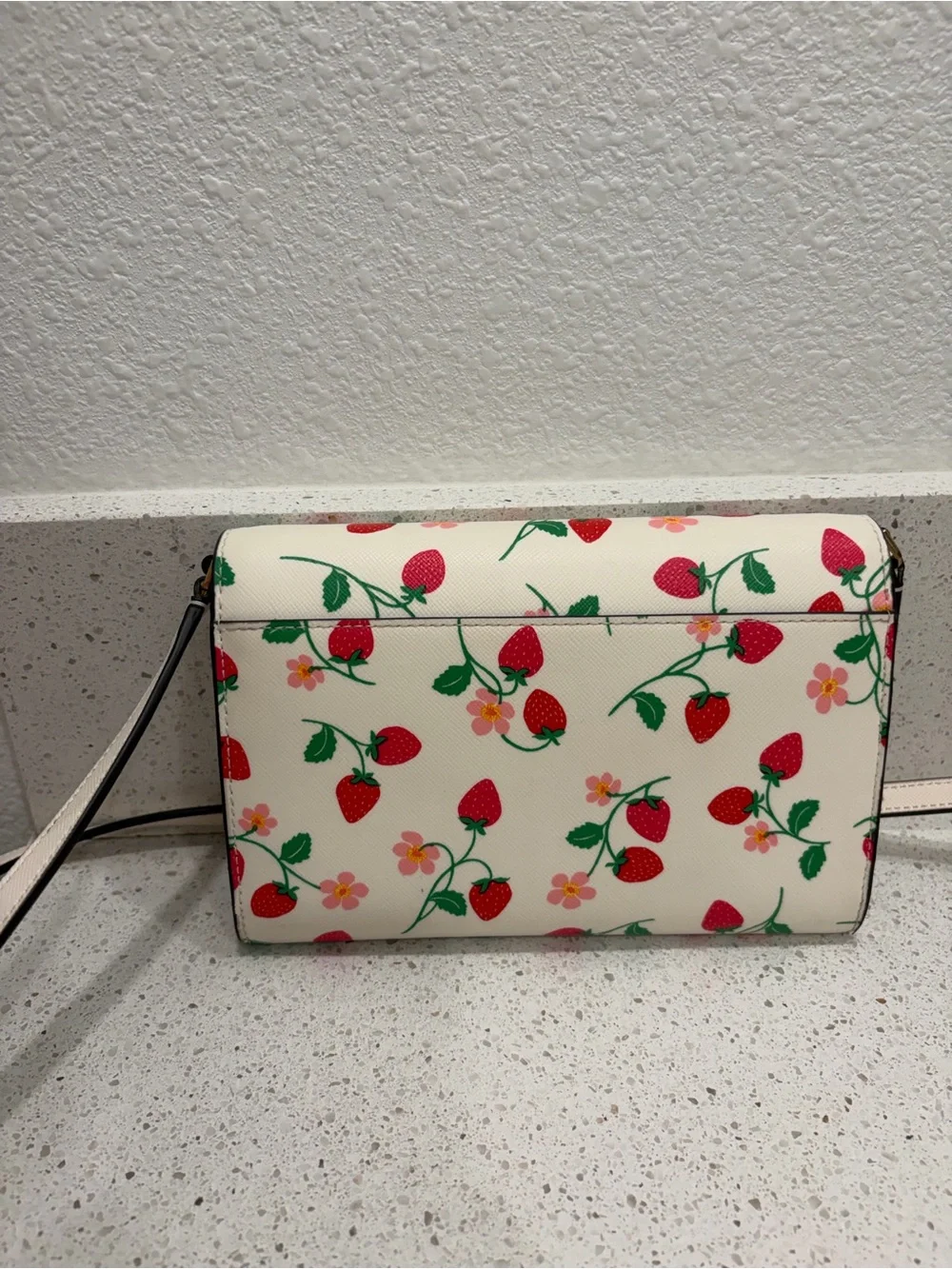 🍓Kate Spade New York Strawberry Vine Perry Leather Crossbody Bag NWOT